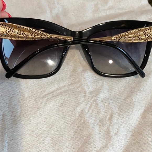 BURBERRY Sunglasses - Picture 5 of 5